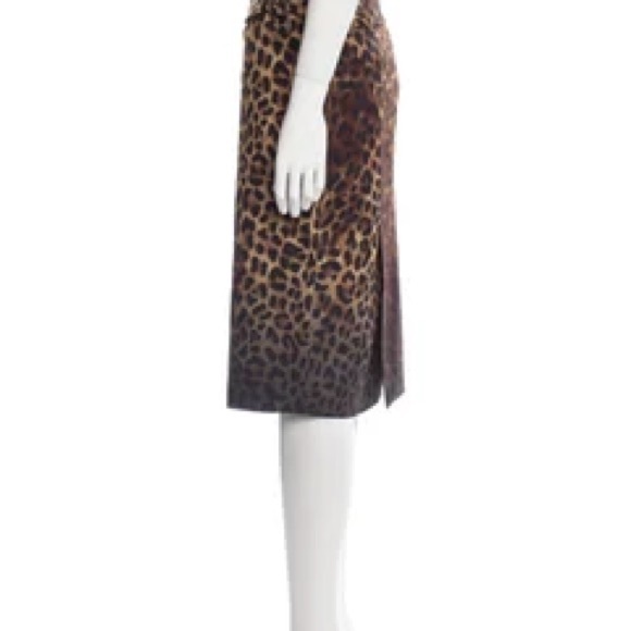 TOM FORD
Animal Print Knee-Length Skirt w/ Tags
Size: M | US8, IT44 - Picture 2 of 3